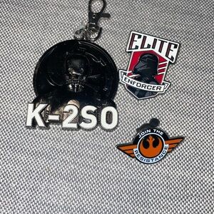 lot of disney parks star wars trading pins and lanyard keychain